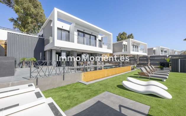 Reventa - Villa independiente - Estepona  - Valle Romano