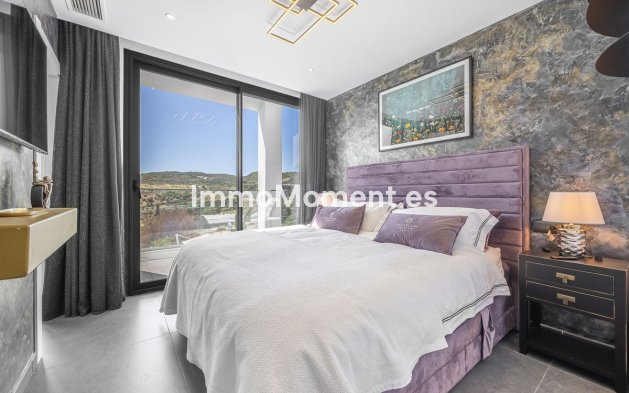 Reventa - Villa independiente - Estepona  - Valle Romano