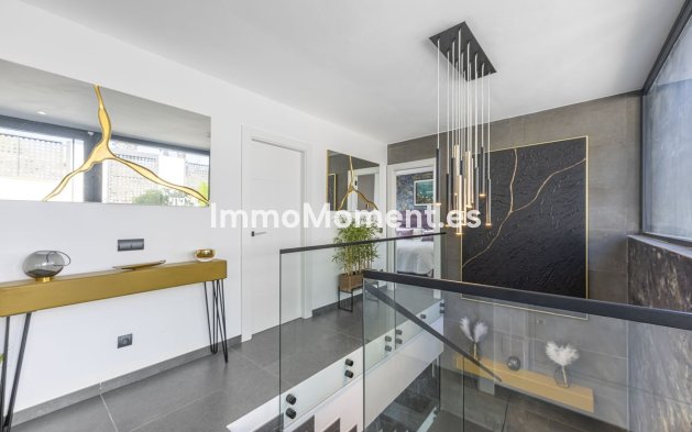 Reventa - Villa independiente - Estepona  - Valle Romano