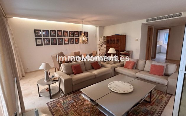 Resale - Apartment - Sotogrande