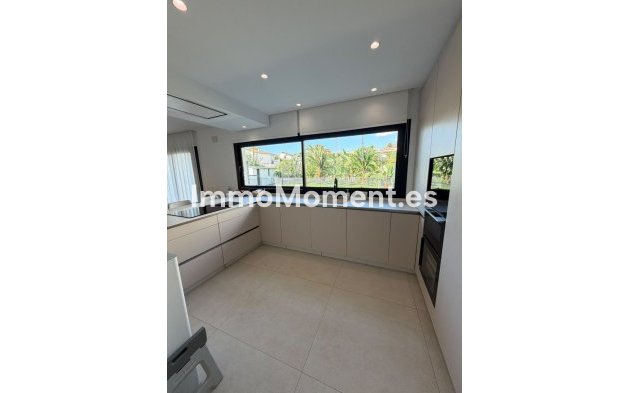 Resale - Detached villa - Benalmadena - Arroyo de la Miel
