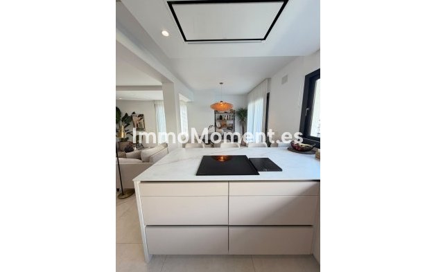 Resale - Detached villa - Benalmadena - Arroyo de la Miel