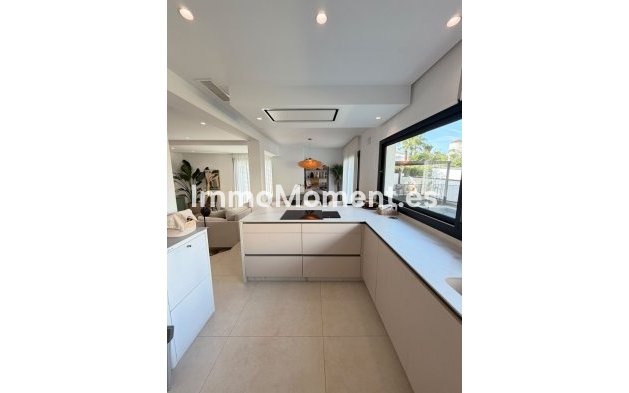 Resale - Detached villa - Benalmadena - Arroyo de la Miel