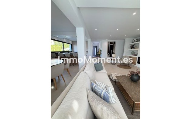 Resale - Detached villa - Benalmadena - Arroyo de la Miel