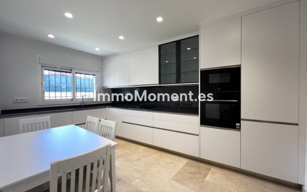 Bestaande woning - Rijtjeshuis - Estepona  - Estepona Centro
