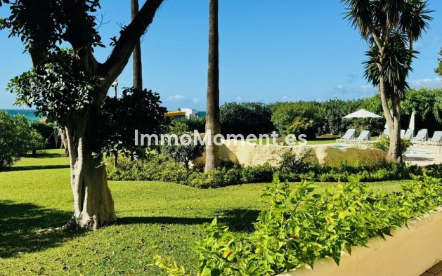Resale - Apartment - Marbella - Elviria