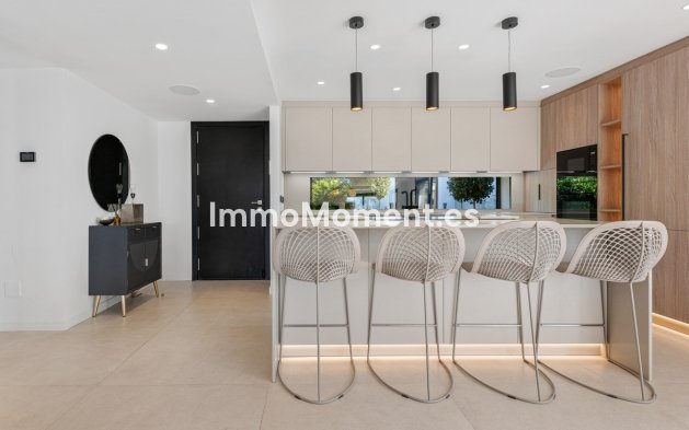 Resale - Detached villa - Marbella - Nueva Andalucía