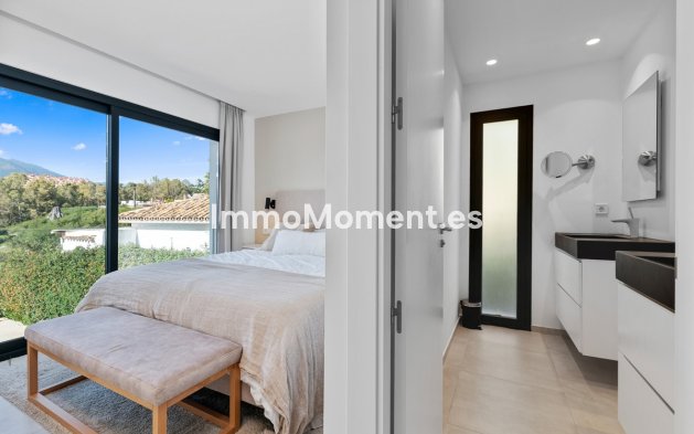 Resale - Detached villa - Marbella - Nueva Andalucía