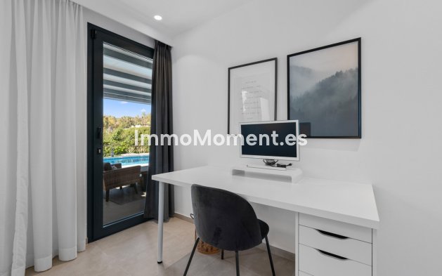 Resale - Detached villa - Marbella - Nueva Andalucía