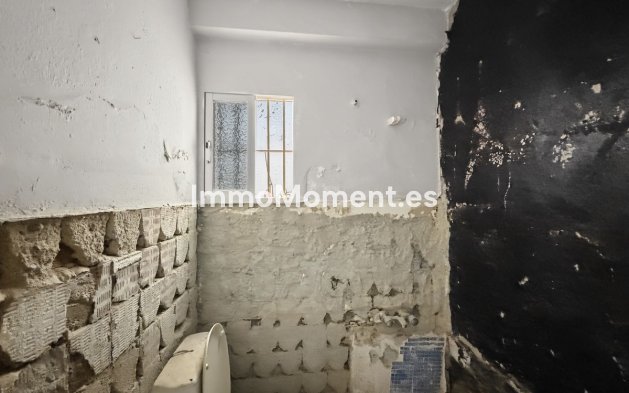Bestaande woning - Vrijstaande villa - Estepona  - Estepona Centro