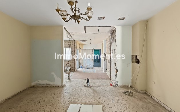 Bestaande woning - Vrijstaande villa - Estepona  - Estepona Centro
