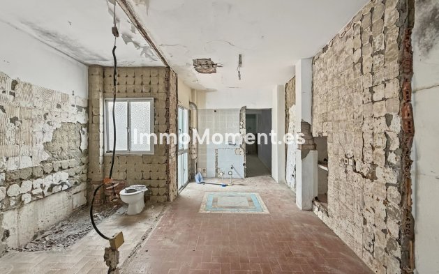 Bestaande woning - Vrijstaande villa - Estepona  - Estepona Centro