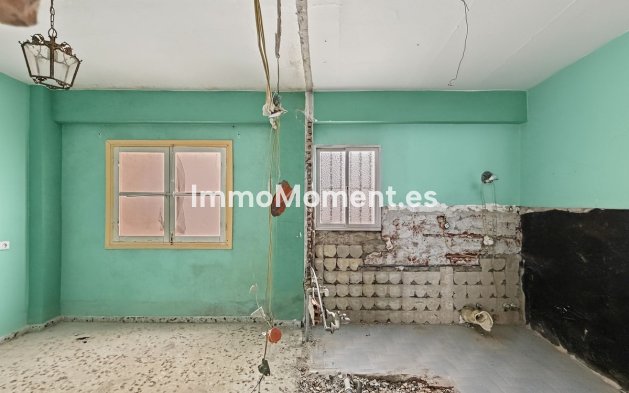 Bestaande woning - Vrijstaande villa - Estepona  - Estepona Centro