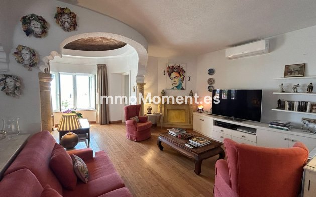 Resale - Detached villa - Benalmadena - Benalmadena Centro