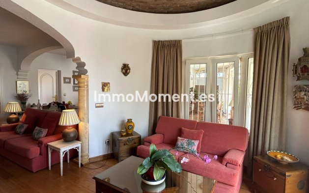 Resale - Detached villa - Benalmadena - Benalmadena Centro