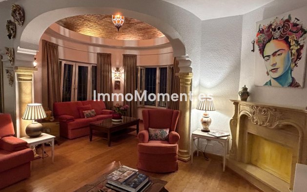 Resale - Detached villa - Benalmadena - Benalmadena Centro