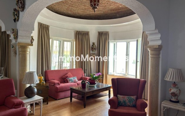 Resale - Detached villa - Benalmadena - Benalmadena Centro