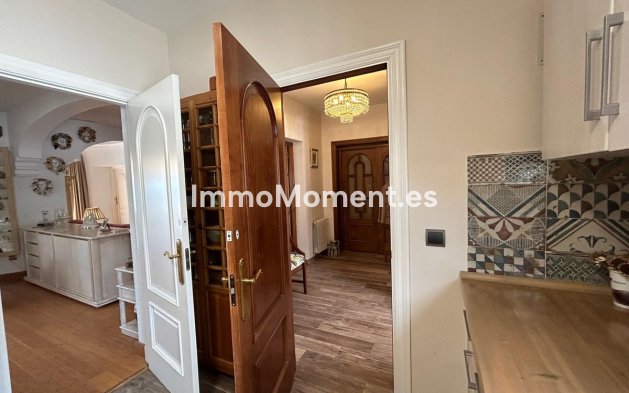 Resale - Detached villa - Benalmadena - Benalmadena Centro