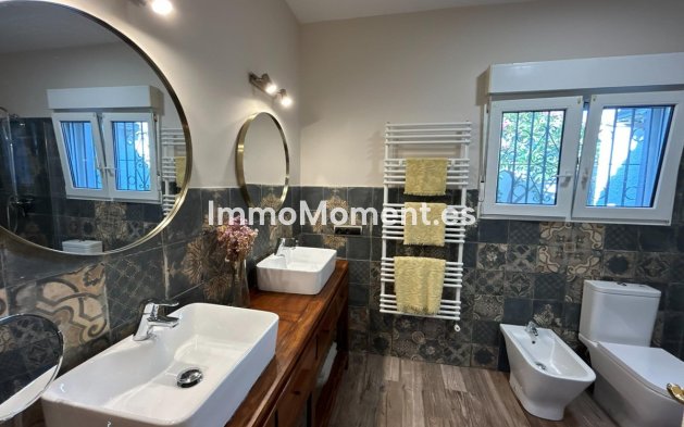 Resale - Detached villa - Benalmadena - Benalmadena Centro
