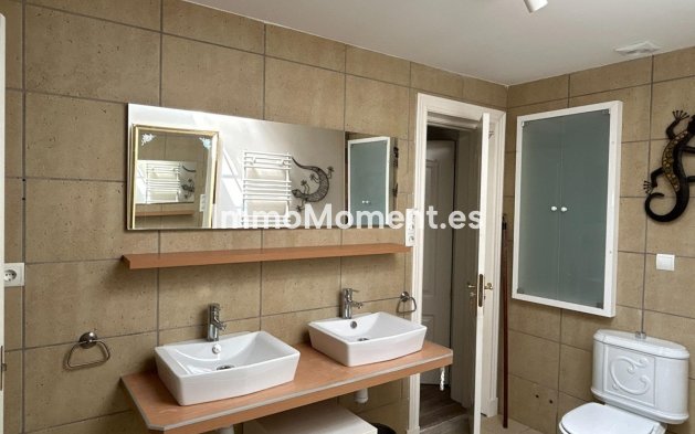 Resale - Detached villa - Benalmadena - Benalmadena Centro