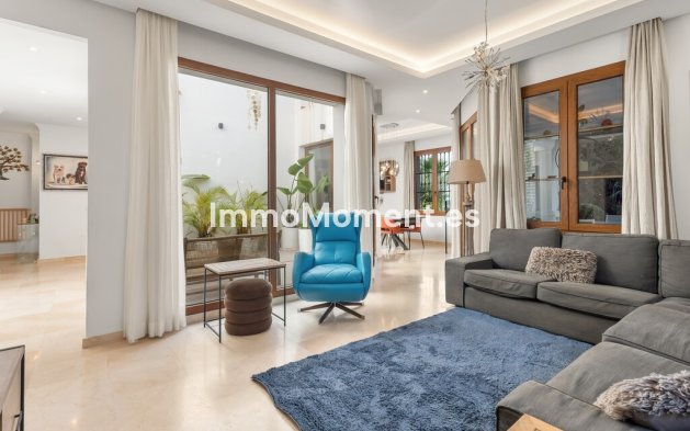 Wiederverkauf - Freistehende Villa - Estepona  - Estepona Centro
