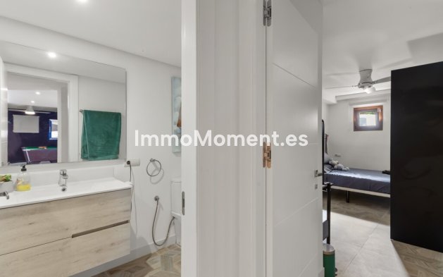 Wiederverkauf - Freistehende Villa - Estepona  - Estepona Centro