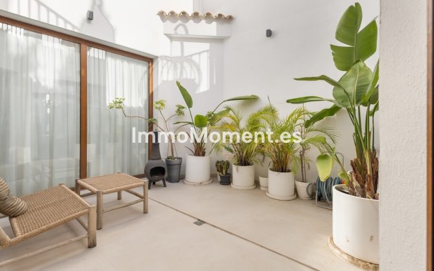 Wiederverkauf - Freistehende Villa - Estepona  - Estepona Centro