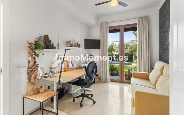 Wiederverkauf - Freistehende Villa - Estepona  - Estepona Centro