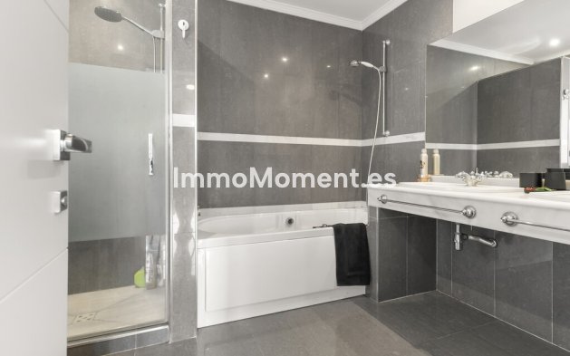 Wiederverkauf - Freistehende Villa - Estepona  - Estepona Centro