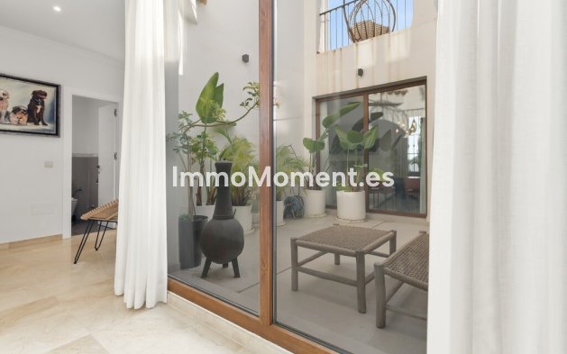 Wiederverkauf - Freistehende Villa - Estepona  - Estepona Centro