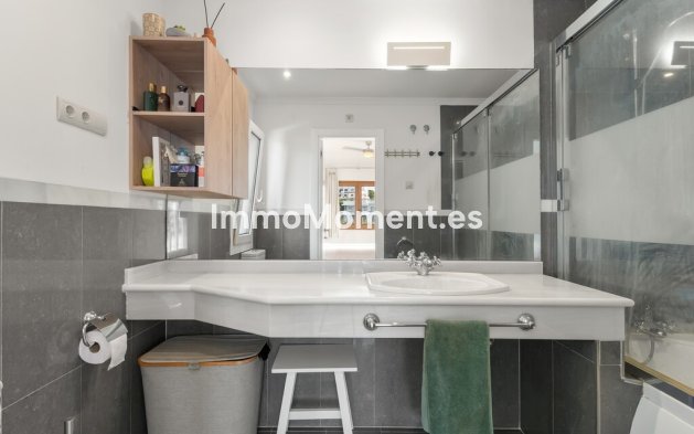 Wiederverkauf - Freistehende Villa - Estepona  - Estepona Centro
