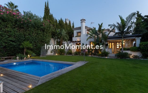 Wiederverkauf - Freistehende Villa - Estepona  - Estepona Centro
