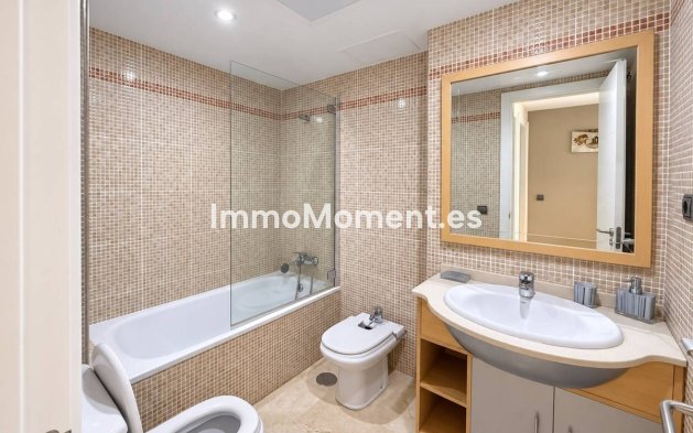 Revente - Appartement - Estepona  - Estepona Centro