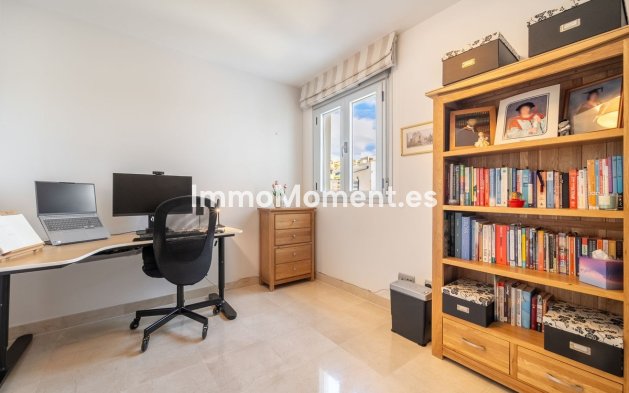 Resale - Apartment - Marbella - La Mairena
