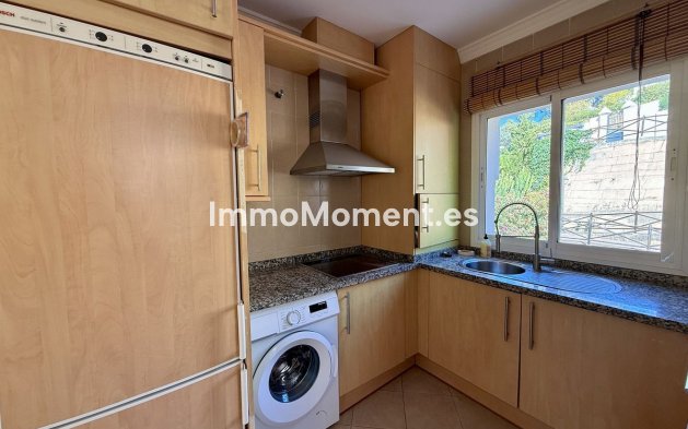 Resale - Apartment - Marbella - Elviria