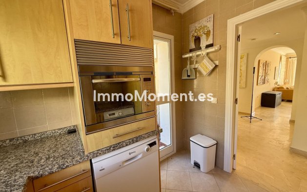 Resale - Apartment - Marbella - Elviria