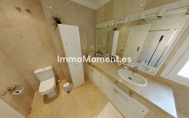 Resale - Apartment - Marbella - Elviria