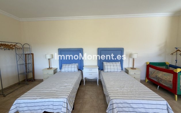 Wiederverkauf - Freistehende Villa - Estepona  - Valle Romano