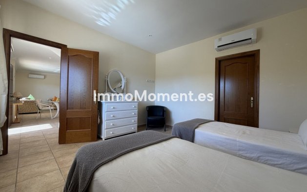 Wiederverkauf - Freistehende Villa - Estepona  - Valle Romano