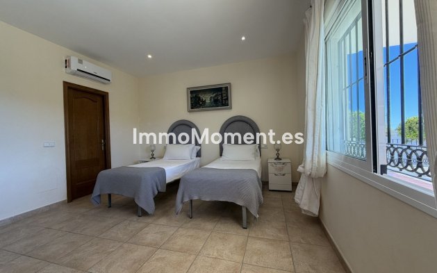 Wiederverkauf - Freistehende Villa - Estepona  - Valle Romano