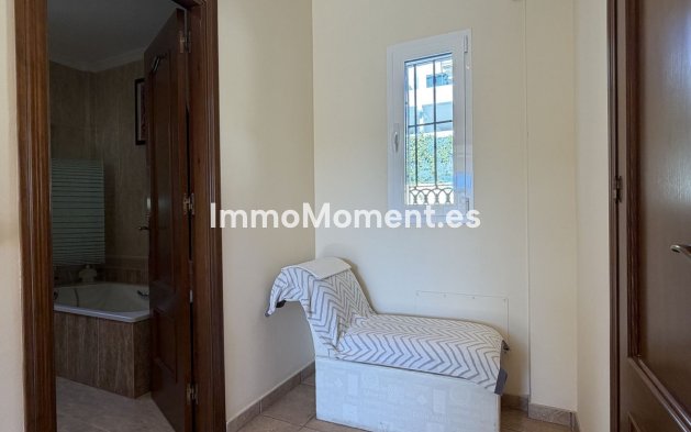 Wiederverkauf - Freistehende Villa - Estepona  - Valle Romano