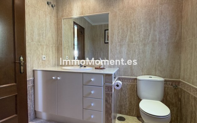 Wiederverkauf - Freistehende Villa - Estepona  - Valle Romano