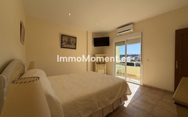 Wiederverkauf - Freistehende Villa - Estepona  - Valle Romano