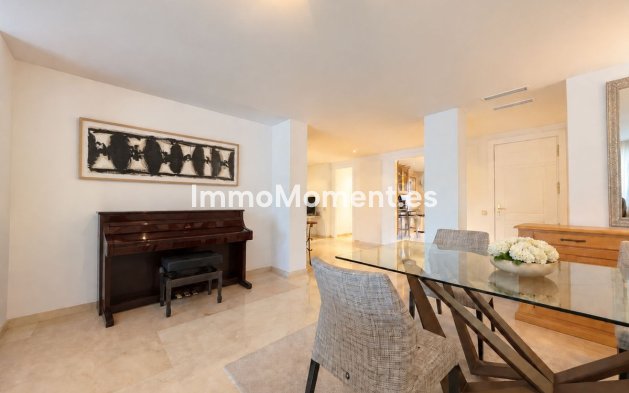 Resale - Apartment - Marbella - Río Real
