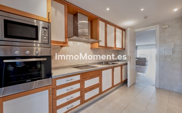 Resale - Apartment - Marbella - Río Real