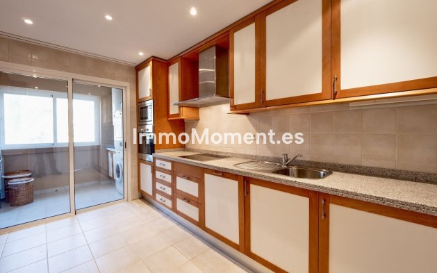 Resale - Apartment - Marbella - Río Real