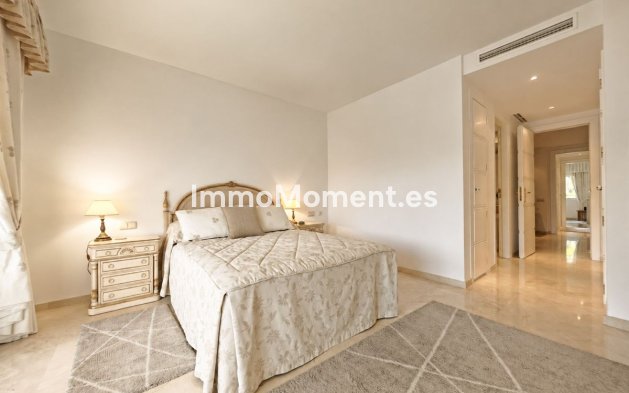 Resale - Apartment - Marbella - Río Real