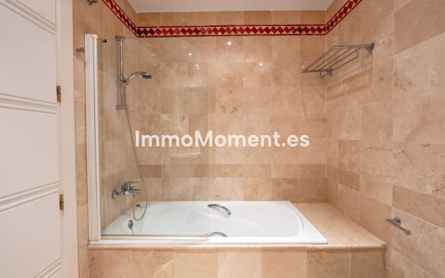 Resale - Apartment - Marbella - Río Real