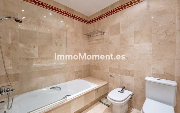 Resale - Apartment - Marbella - Río Real