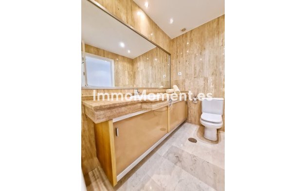 Resale - Apartment - Marbella - Elviria